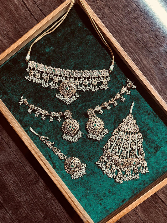 Nawabi Emerald Hyderabadi Jadau Choker Set