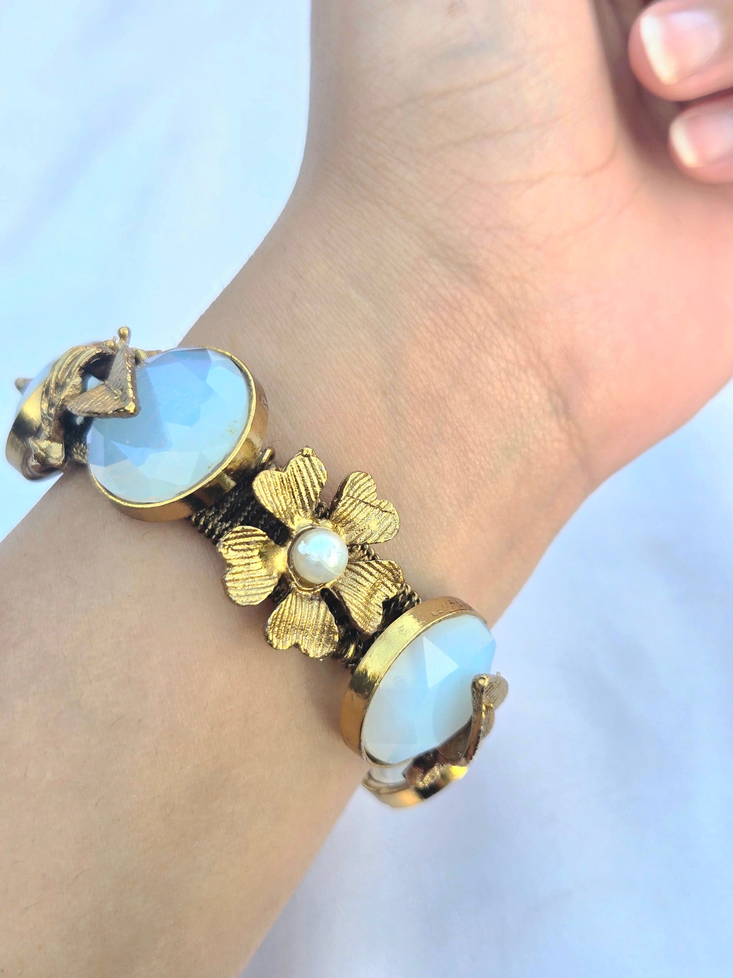 Opaline Bloom (RC-6)